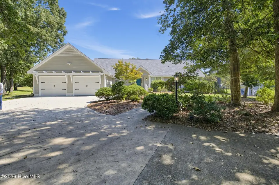 711 N Green Tee Road, Hampstead, NC 28443 — 4-bedroom waterfront home in Olde Point, Hampstead, NC, photo 1 of 21