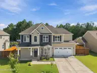 813 Tuscarora Trail, Jacksonville, NC 28546 — 4-bedroom home in Towne Pointe, Jacksonville, NC, photo 2 of 27: 813 Tuscarora Trail 1