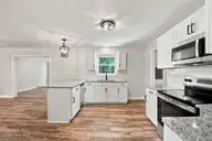 1202 Forest Drive, Trent Woods, NC 28562 — 3-bedroom home in Highland Park, Trent Woods, NC, photo 18 of 55: 1202 Forest Drive