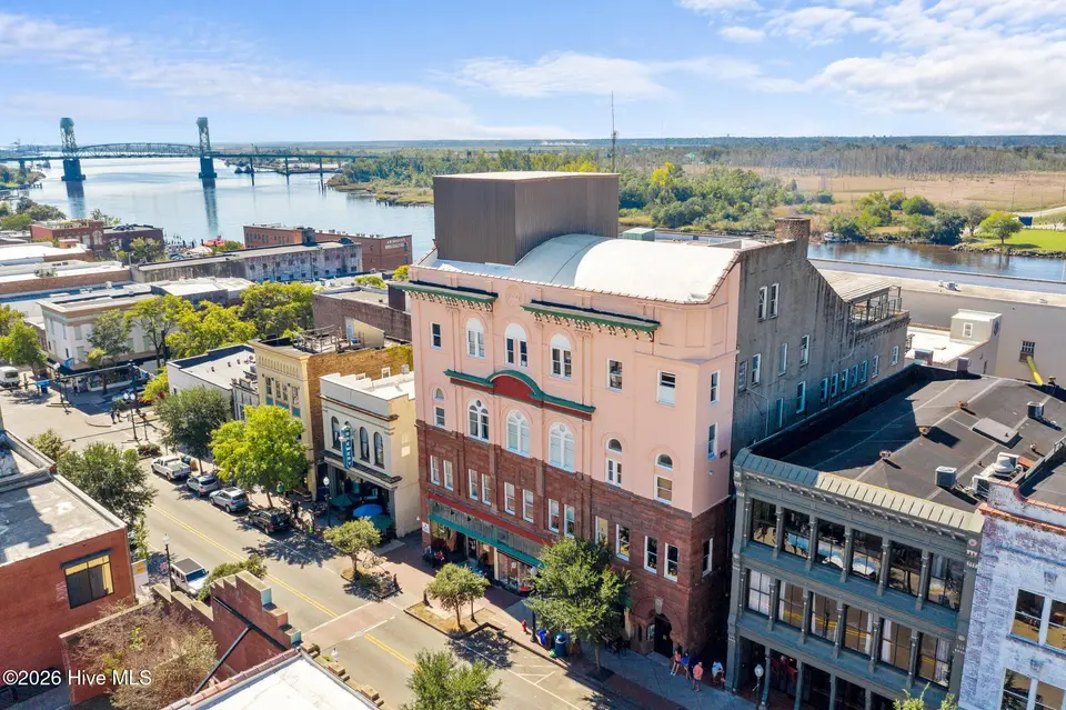 21 N Front Street 3b1, Wilmington, NC 28401 — 1-bedroom condo in Historic District, Wilmington, NC, photo 1 of 32: 0-building_front_bridge
