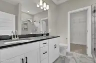 160 Planters Walk, Hampstead, NC 28443 — 4-bedroom waterfront home in East Wynd, Hampstead, NC, photo 14 of 32: Primary Bath 1