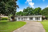 111 Robin Lake Drive, Dudley, NC 28333 — 3-bedroom home in Robin Lake, Dudley, NC, photo 2 of 32: 02-111 Robin Lake Dr-2