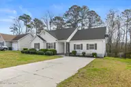 423 Jasmine Lane, Jacksonville, NC 28546 — 3-bedroom home in Aragona Village, Jacksonville, NC, photo 2 of 23