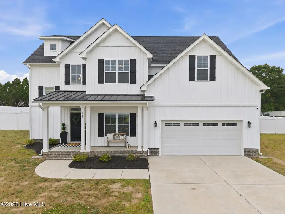 300 Shortleaf Drive, Grimesland, NC 27837 — 4-bedroom home in Kennedy's Crossing, Grimesland, NC, photo 1 of 47: 9bd1156d-d993-4e01-abb6-a83973cb3922