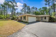 255 Stoneyfield Drive, Southern Pines, NC 28387 — 3-bedroom home in Sandhurst South, Southern Pines, NC, photo 3 of 37: 07-DSC02553