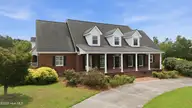 2239 Autumn Drive, Kinston, NC 28501 — 5-bedroom home in Briary, Kinston, NC, photo 2 of 64: Autumn Dr