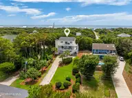 6611 Marsh Cove Road, Emerald Isle, NC 28594 — 3-bedroom waterfront home in Marsh Cove, Emerald Isle, NC, photo 4 of 52: Stunning soundside Emerald Isle home