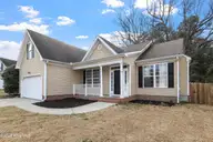 113 Sweet Briar Court, New Bern, NC 28562 — 3-bedroom home in The Meadows, New Bern, NC, photo 3 of 51: IMG_1178