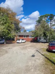 5027 Oleander Drive, Wilmington, NC 28403 — 4-bedroom home in Piney Woods, Wilmington, NC, photo 2 of 16