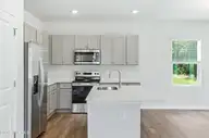 602 S Squires Run Lane, Richlands, NC 28574 — 3-bedroom home in Squires Run Village, Richlands, NC, photo 14 of 38: Kitchen