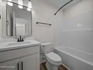 128 Pine View Boulevard, Beaufort, NC 28516 — 3-bedroom home in Beau Coast West, Beaufort, NC, photo 24 of 37: Bonus Room Bath