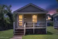 1029 Queen Street, New Bern, NC 28560 — 1-bedroom home, New Bern, NC, photo 3 of 6: IMG_2403#twilight