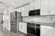 414 Frida Road, New Bern, NC 28560 — 4-bedroom home in Tyler, Home on the Lake, New Bern, NC, photo 13 of 54: Kitchen