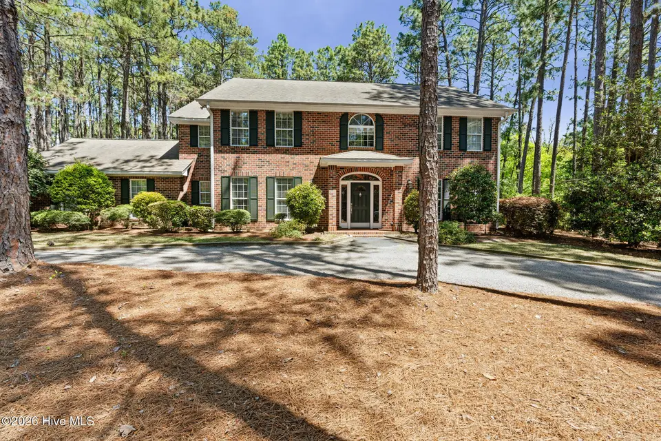 95 El Dorado Street, Pinehurst, NC 28374 — 4-bedroom home in CCNC, Pinehurst, NC, photo 1 of 59: 95 El Dorado St