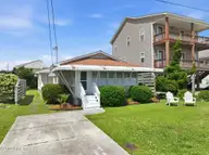 510 W Bogue Boulevard, Atlantic Beach, NC 28512 — 3-bedroom home, Atlantic Beach, NC, photo 2 of 55: 510 W Bogue