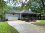 506 Pamlico River Drive, Washington, NC 27889 — 3-bedroom waterfront home in Pamlico Plantation, Washington, NC, photo 1 of 24: Main
