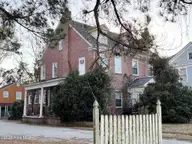 709 Broad Street, New Bern, NC 28562 — 6-bedroom home in New Bern Downtown Historic, New Bern, NC, photo 3 of 5: 709 Broad Street