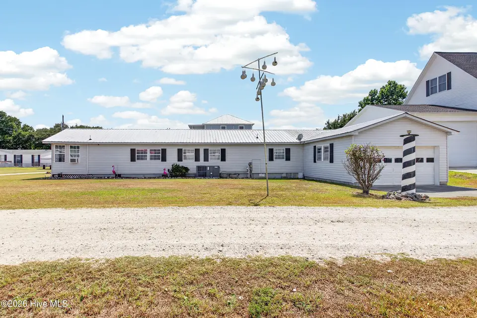 100 Crews Lane, Hubert, NC 28539 — 3-bedroom waterfront manufactured home in Brown Div, Hubert, NC, photo 1 of 45