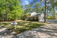 801 Arcane Circle, New Bern, NC 28562 — 3-bedroom waterfront home in Olde Towne, New Bern, NC, photo 2 of 52: 42-web-or-mls-DSC_1527