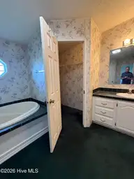 6751 Hickory Crossroads Road, Princeton, NC 27569 — 3-bedroom manufactured home, Princeton, NC, photo 22 of 33: IMG_1136