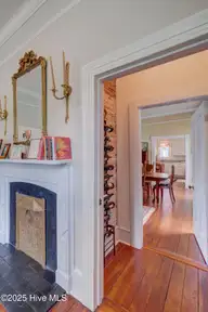 214 Nun Street, Wilmington, NC 28401 — 4-bedroom home in Historic District, Wilmington, NC, photo 21 of 57: Hallway
