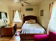 1210 Meadowood Drive, Kinston, NC 28501 — 4-bedroom home in Perry Park Extension, Kinston, NC, photo 13 of 41: Mother in law, suite/bedroom #4