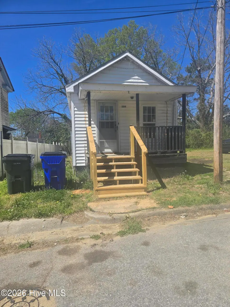 306 Short Street, Kinston, NC 28501 — 2-bedroom home, Kinston, NC, photo 1 of 10
