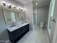 702 N Charlotte Street, Washington, NC 27889 — 3-bedroom home, Washington, NC, photo 17 of 36: Primary bath
