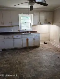 912 Atlantic Street E, Wilson, NC 27893 — 2-bedroom home in Wilson, Wilson, NC, photo 5 of 6: 912 Atlantic St (8)
