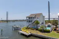 702 Roland Avenue, Surf City, NC 28445 — 4-bedroom waterfront home in Harbor Point, Surf City, NC, photo 5 of 57