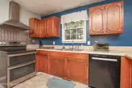806 Smallwood Drive, Jacksonville, NC 28540 — 4-bedroom home in Northwoods Park, Jacksonville, NC, photo 17 of 49: 806 Smallwood-37