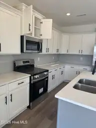 29 Joyner Park Drive, Rocky Mount, NC 27803 — 3-bedroom townhome in Joyner Park, Rocky Mount, NC, photo 6 of 31: kitchen