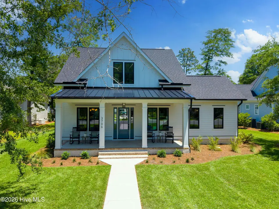 3706 Barnesmore Drive, Castle Hayne, NC 28429 — 4-bedroom waterfront home in River Bluffs, Castle Hayne, NC, photo 1 of 70