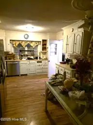 306 Greenfield Boulevard, Greenville, NC 27834 — 3-bedroom home in Greenfield Terrace, Greenville, NC, photo 6 of 8