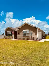215 Brim Court, Peletier, NC 28584 — 4-bedroom home in River East, Peletier, NC, photo 2 of 42: Image 02