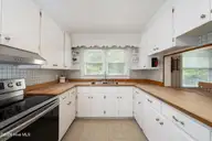 4602 Mockingbird Lane, Wilmington, NC 28409 — 3-bedroom home in Long Leaf Hills, Wilmington, NC, photo 10 of 34: Kitchen