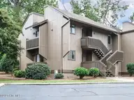 800 St Andrews Drive 260, Pinehurst, NC 28374 — 2-bedroom condo in Linville Garden, Pinehurst, NC, photo 5 of 37: 002-1280x960-corner-view