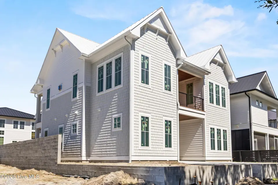 333 Airlie Road, Wilmington, NC 28403 — 4-bedroom home in Airlie at Wrightsville Sound, Wilmington, NC, photo 1 of 16