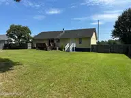 299 Riggs Road, Hubert, NC 28539 — 3-bedroom home in Huntington Marsh, Hubert, NC, photo 3 of 29