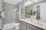 349 Parkington Lane 95a, Ocean Isle Beach, NC 28469 — 3-bedroom townhome in The Villas at Seaside, Ocean Isle Beach, NC, photo 10 of 22: Owners Bath