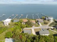 5405 Sunset Lane, Emerald Isle, NC 28594 — 3-bedroom waterfront home in Emerald Isle By The Sea, Emerald Isle, NC, photo 24 of 55: 24-web-or-mls-5405 Sunset Ln 024