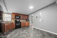 254 Warwick Drive, Pinetops, NC 27864 — 3-bedroom manufactured home in Huntington Park, Pinetops, NC, photo 22 of 46: Kitchen