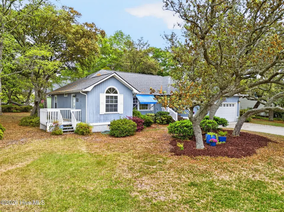 1734 Sandalwood Drive SW, Ocean Isle Beach, NC 28469 — 3-bedroom home in Lake Tree Shores, Ocean Isle Beach, NC, photo 1 of 37: KahunaPhoto.com-4