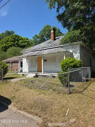 524 Dexter Street, Rocky Mount, NC 27803 — 2-bedroom home, Rocky Mount, NC, photo 8 of 10: Right side of house