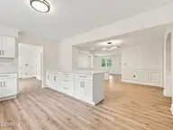639 W Shore Drive, Swansboro, NC 28584 — 5-bedroom waterfront home in Edgewater Height, Swansboro, NC, photo 10 of 64