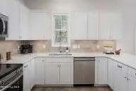 228 S Bandwheel Way, Hampstead, NC 28443 — 4-bedroom home in Sawyers Run, Hampstead, NC, photo 8 of 31: kitchen-01d