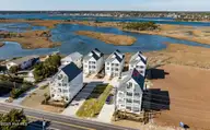 607 S Topsail Drive, Surf City, NC 28445 — 6-bedroom home in Skyway View at Topsail, Surf City, NC, photo 4 of 58