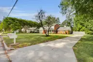 1912 Greenbriar Road, Kinston, NC 28501 — 4-bedroom waterfront home, Kinston, NC, photo 6 of 44: 1912 Greenbriar Road