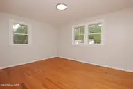 804 Gardenview Drive, Jacksonville, NC 28540 — 4-bedroom home in Northwoods Park, Jacksonville, NC, photo 21 of 36: 804 Gardenview Dr-35