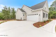 131 Longleaf Drive, West End, NC 27376 — 4-bedroom home in Seven Lakes West, West End, NC, photo 3 of 39: 131 Longleaf Dr-LR-JFP-5